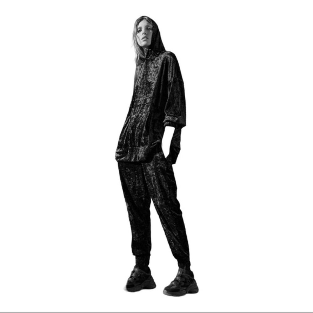 *NWT* Zara Black Velvet Jogging Pants
